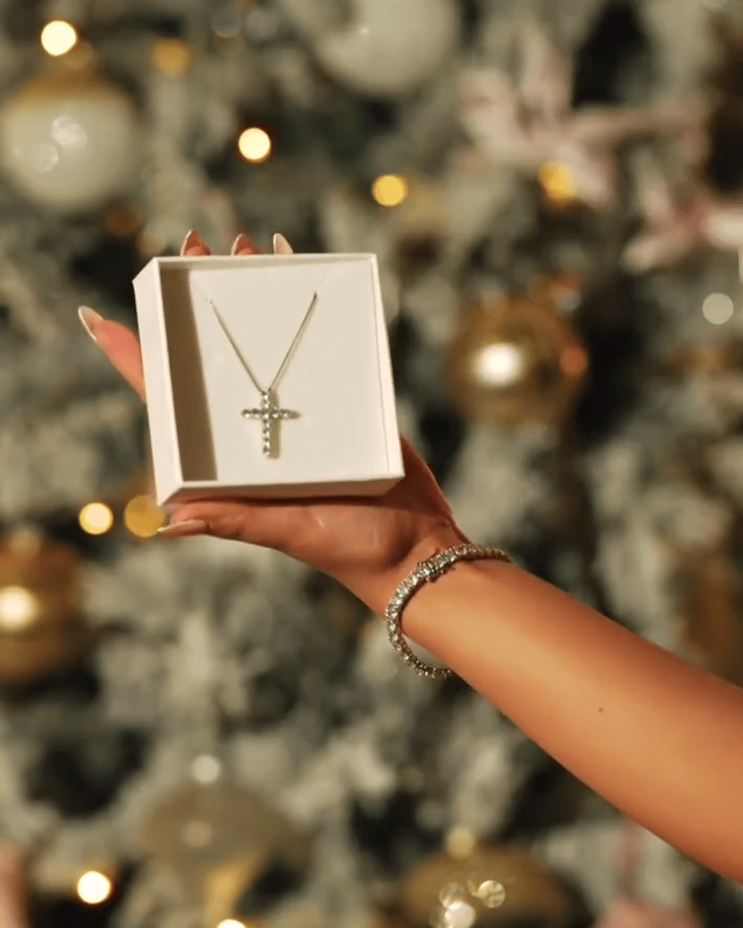 The Jewelry Boom: Why Everyone is Investing in Sparkle This Season (and You Should Too) - AYUNA
