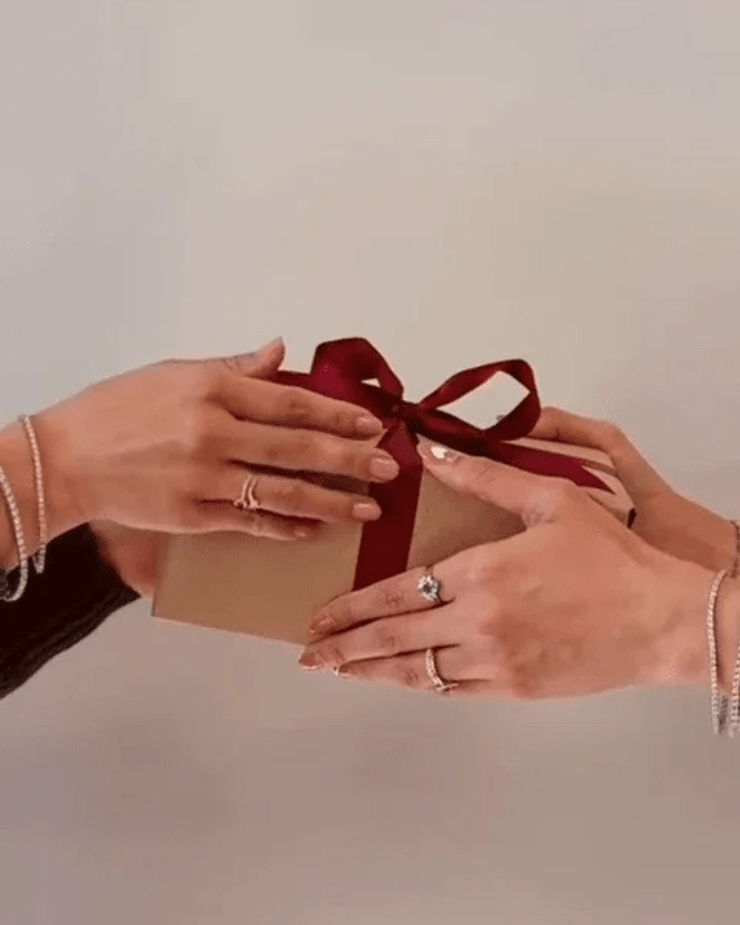 The Modern Woman's Guide to Gifting Jewellery - AYUNA