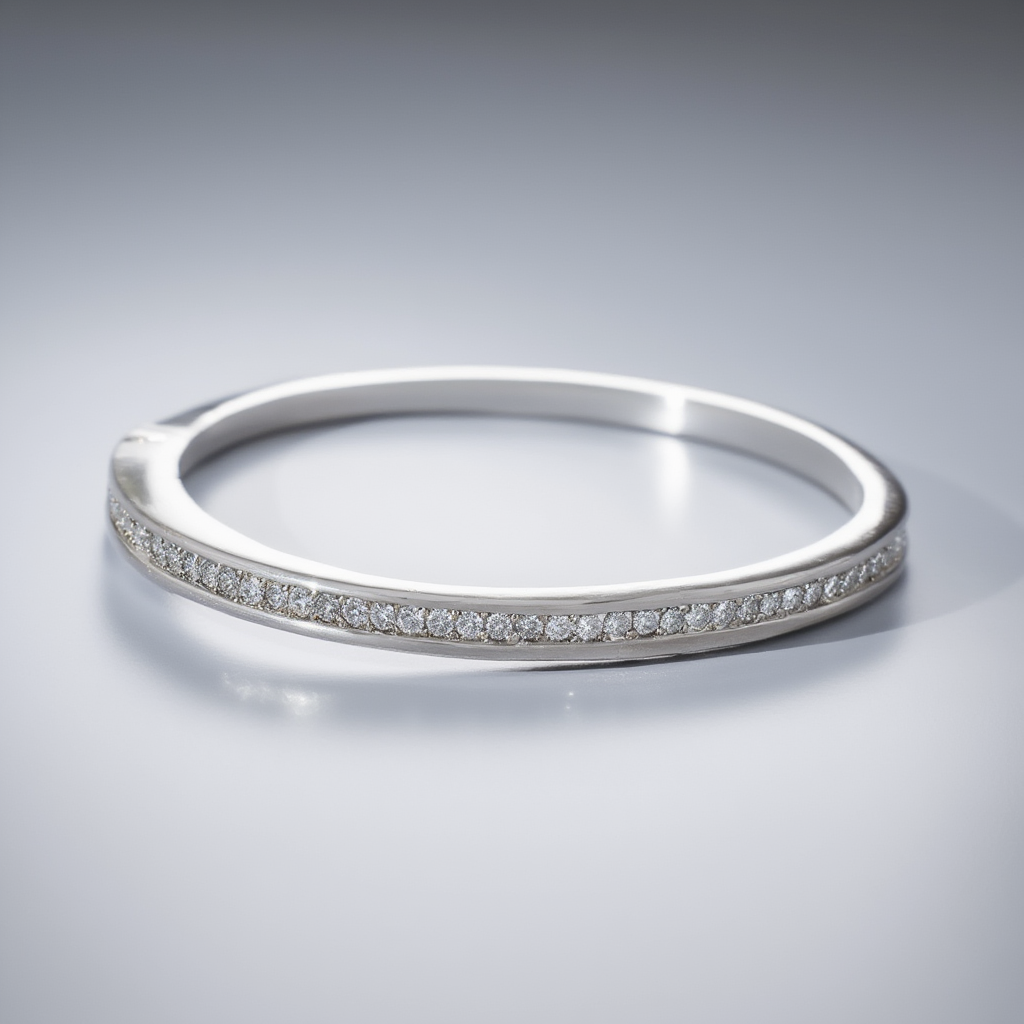 Evie Bangle - Silver