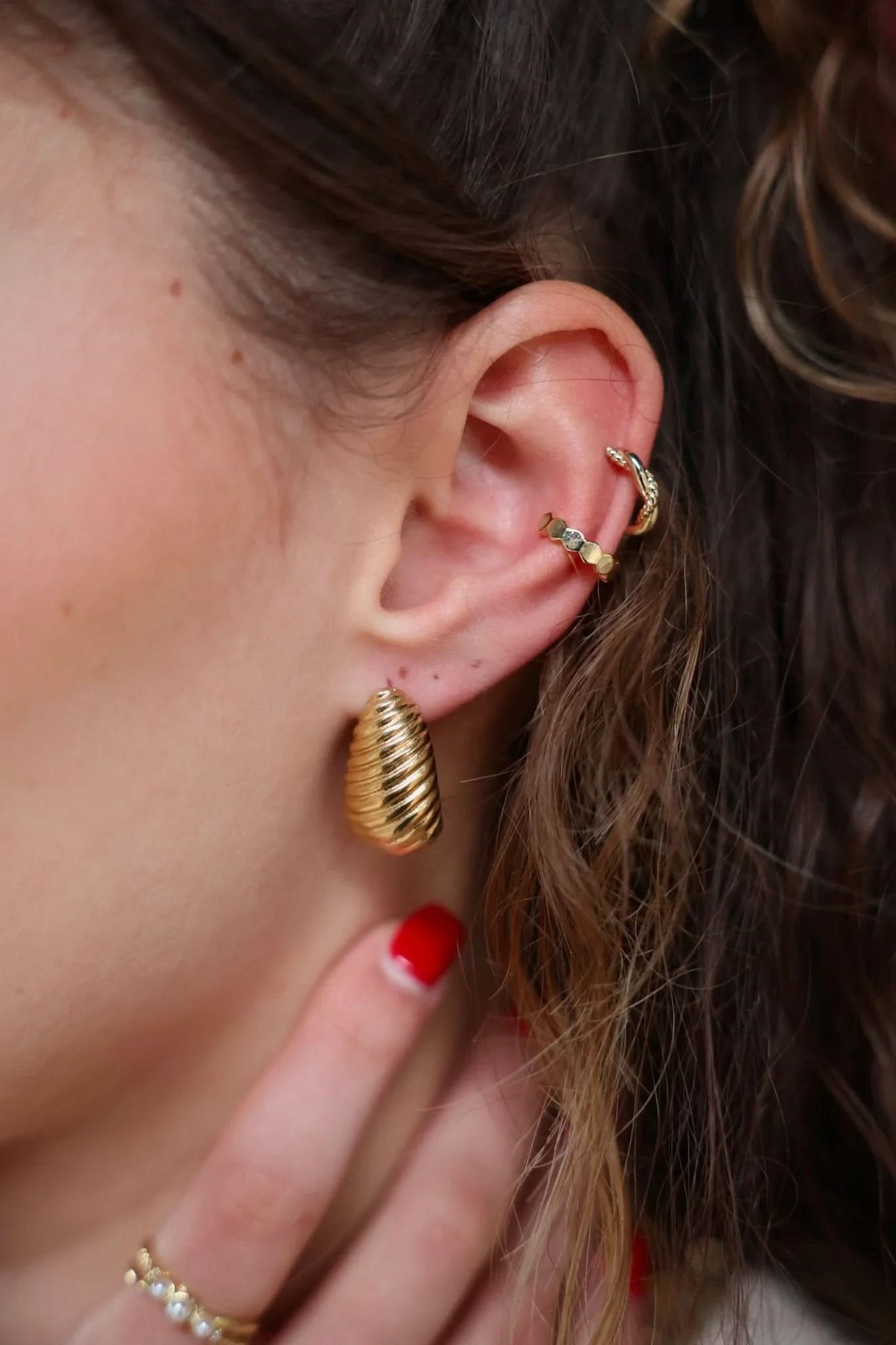 Adinda Earcuff - AYUNA