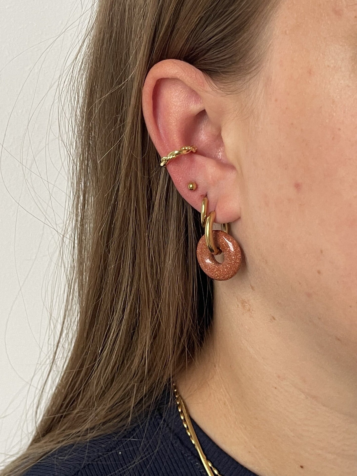 Alina Earcuff - AYUNA