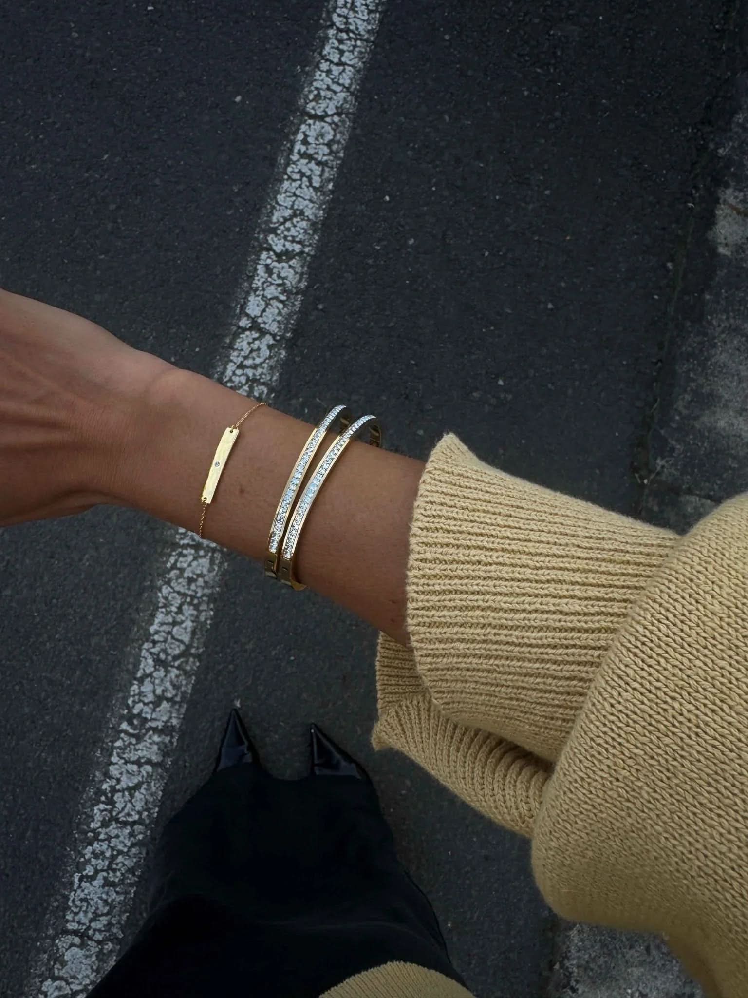 Avery Bangle - Gold - AYUNA