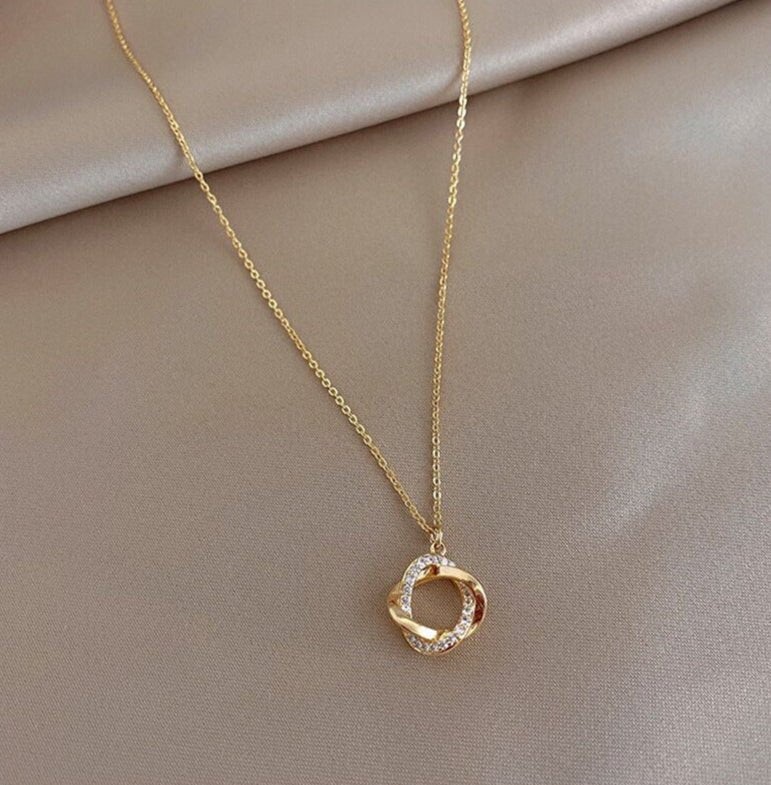 Camilia Necklace - AYUNA