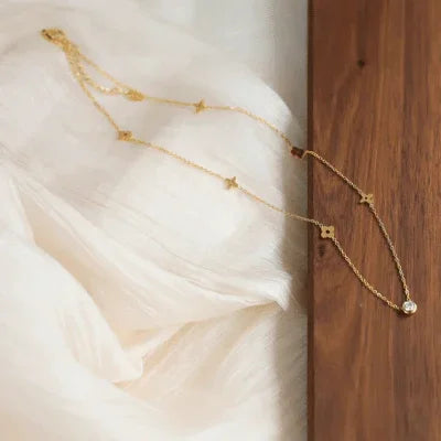 Carrie Clover Necklace - AYUNA