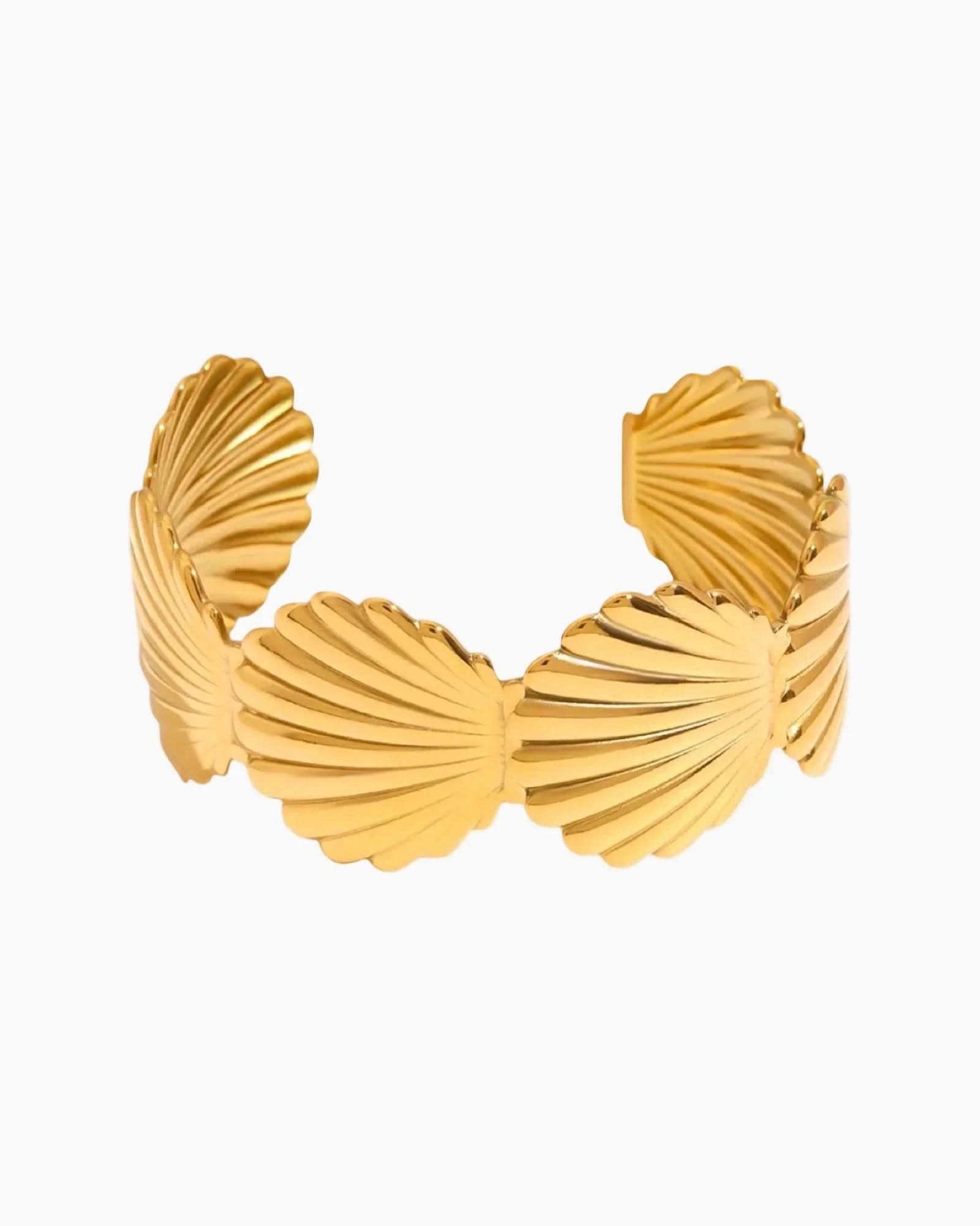 Chunky Shell Cuff Bracelet - AYUNA