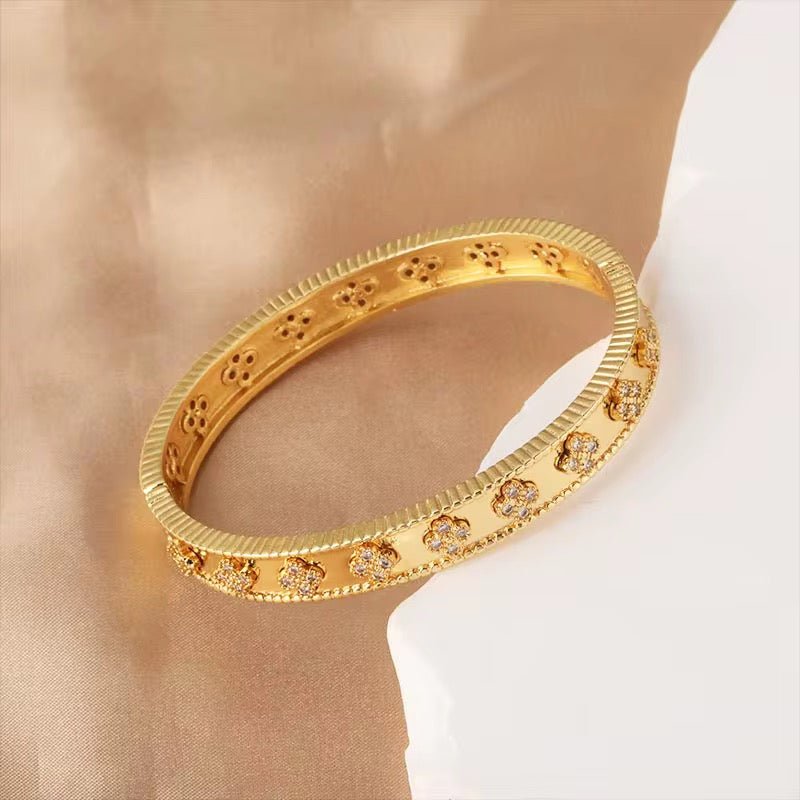 Clover Bangle - AYUNA