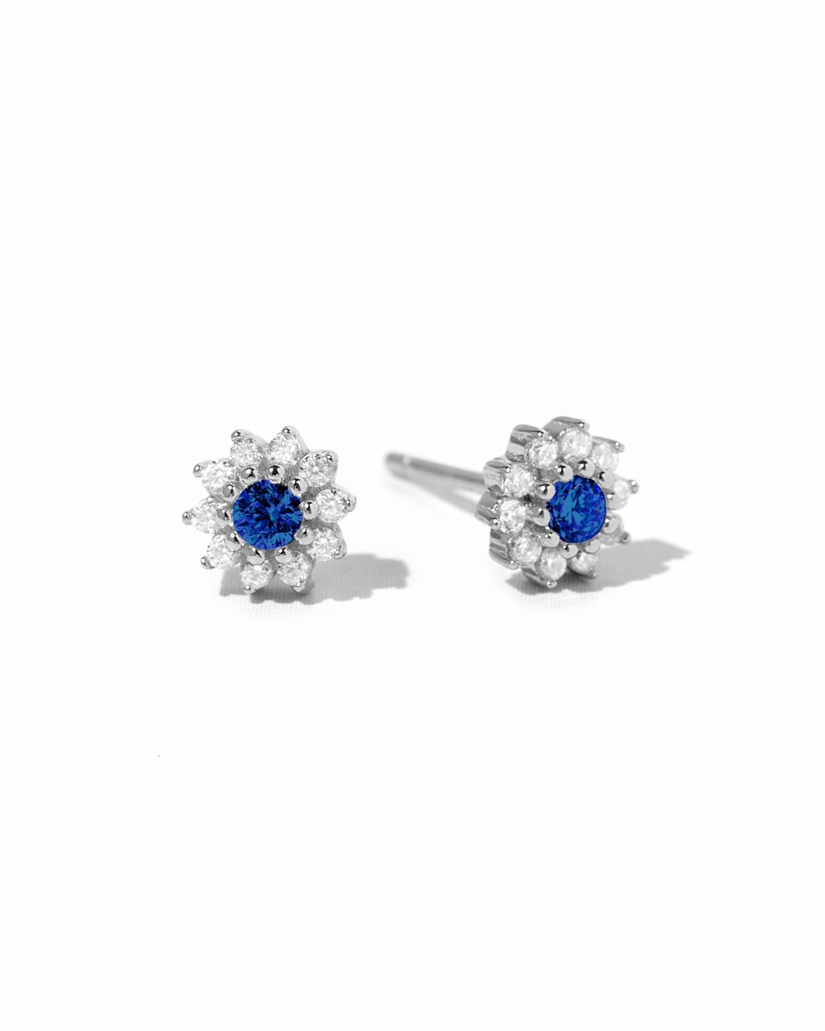 Dainty Flower Studs - AYUNA
