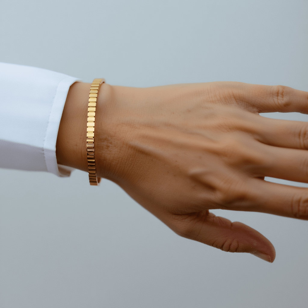 Elise Bangle - AYUNA