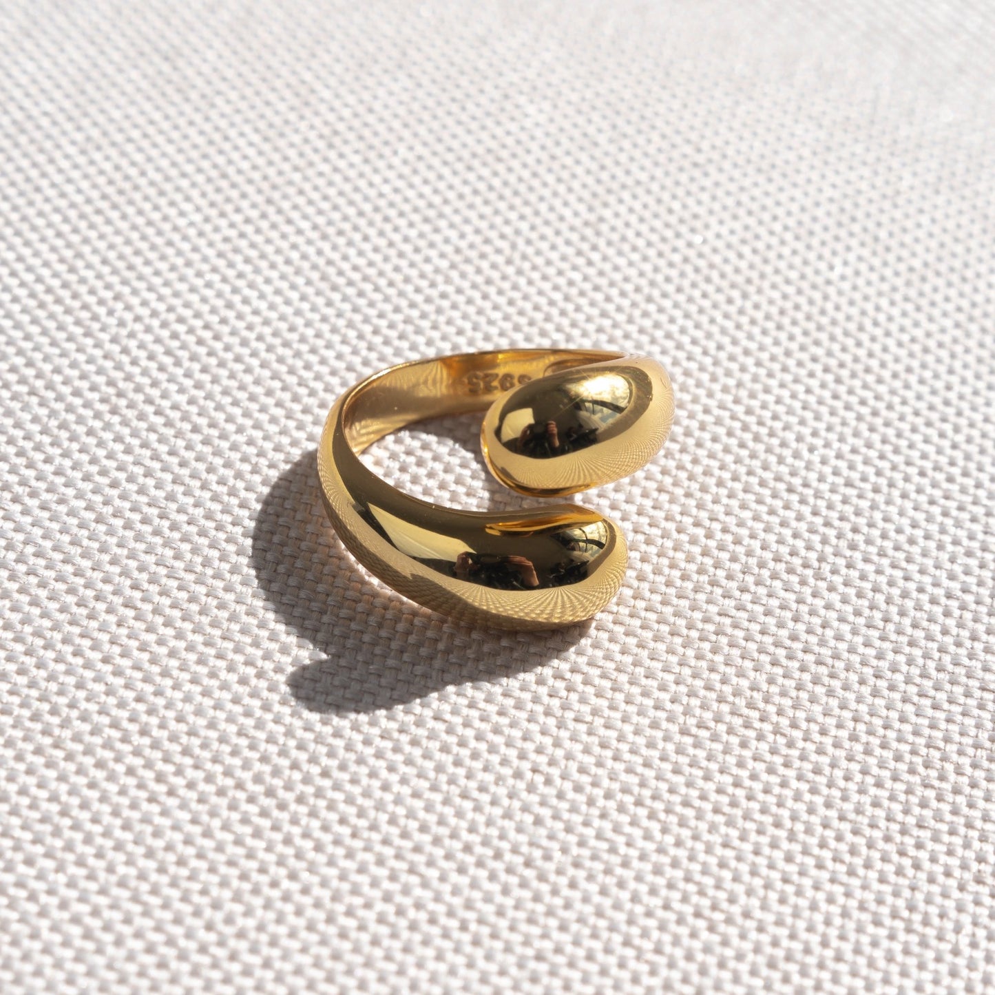 Embrace Ring - AYUNA