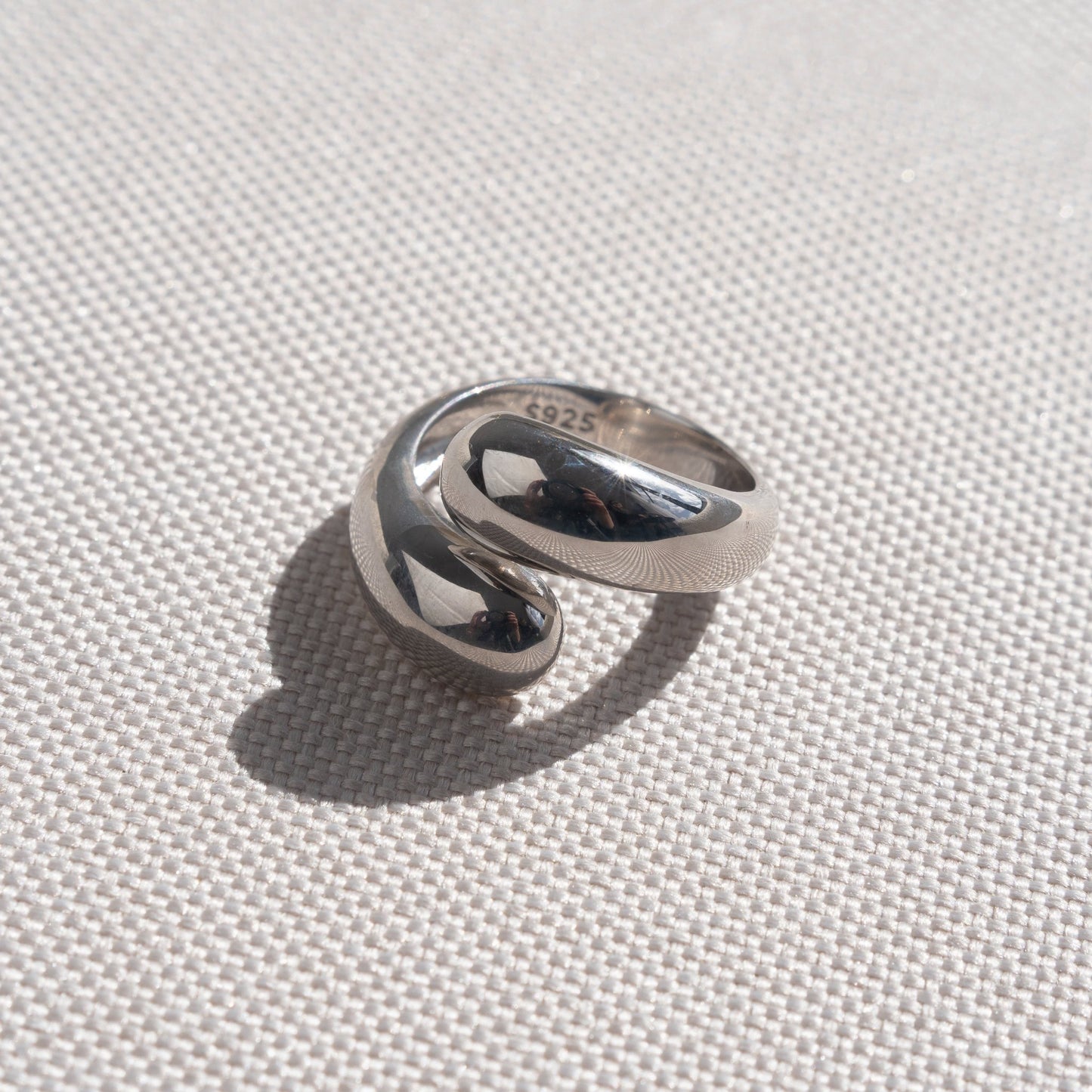 Embrace Ring - AYUNA