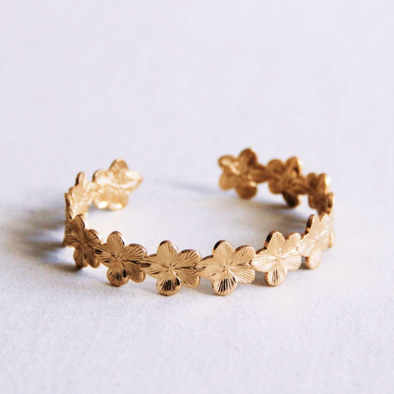 Flower Cuff Bracelet - AYUNA