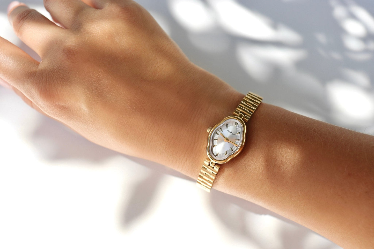 Golden Oval Flower Watch - AYUNA