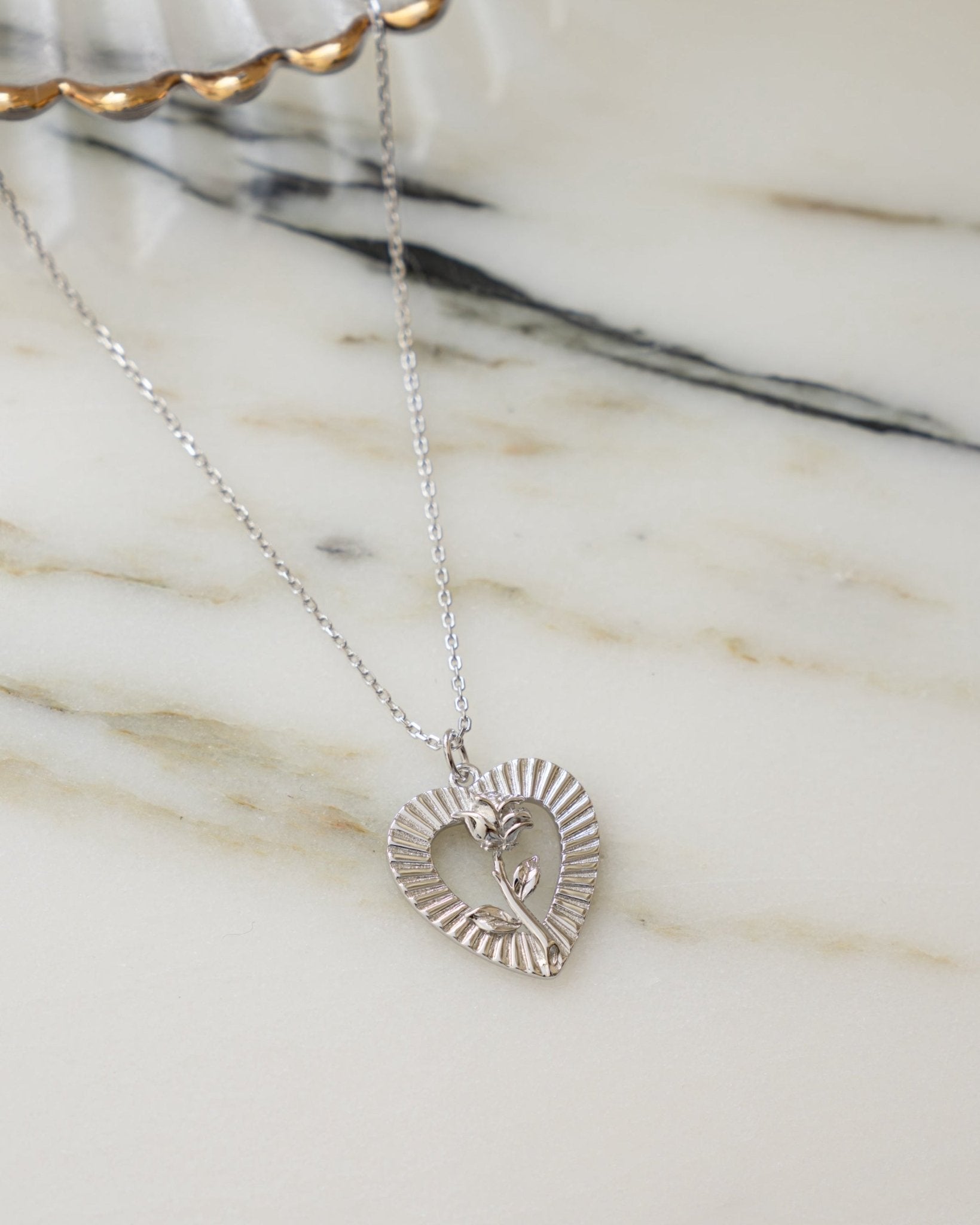 Heart Rose Necklace - AYUNA