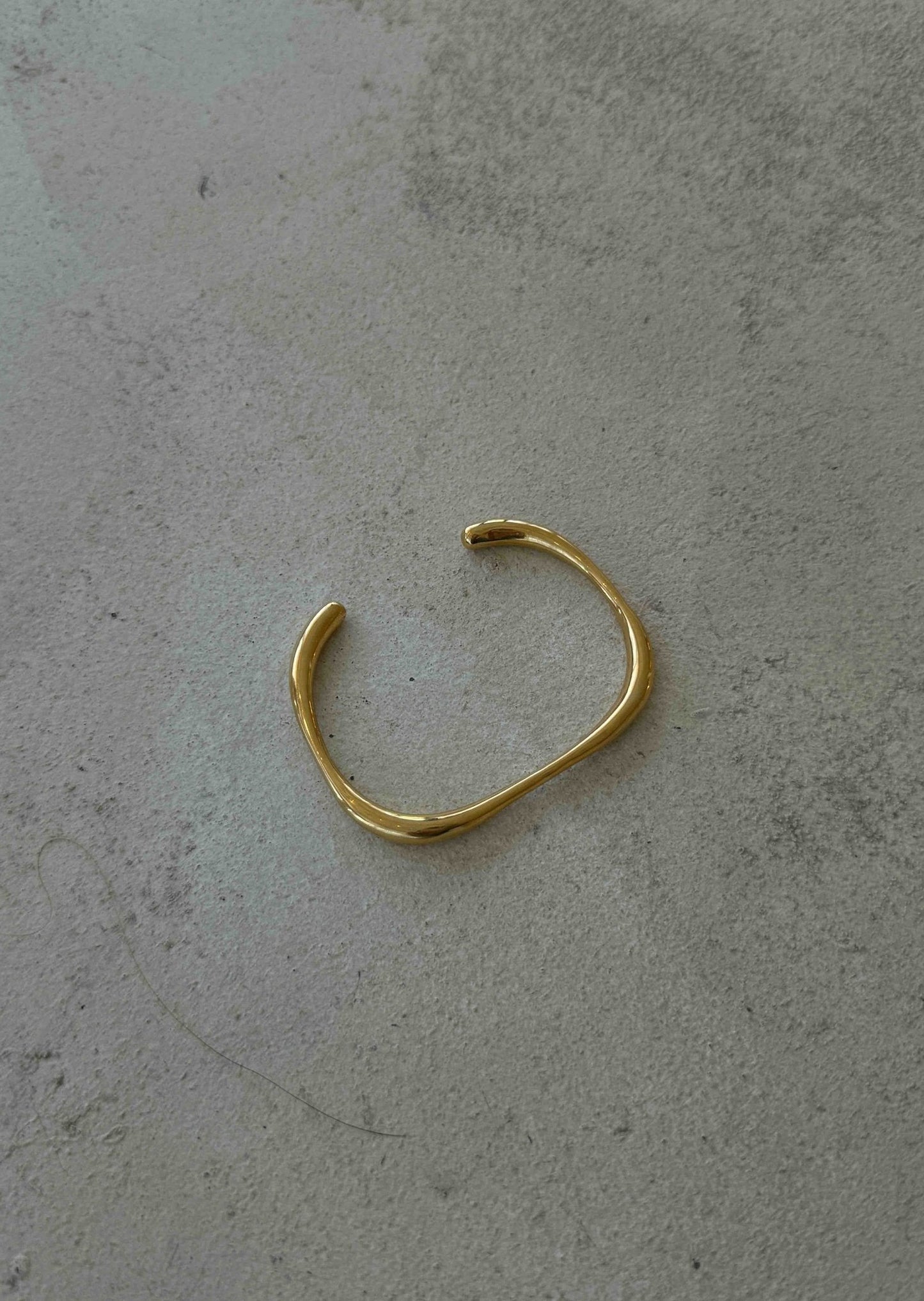 Isha Bangle - Gold - AYUNA