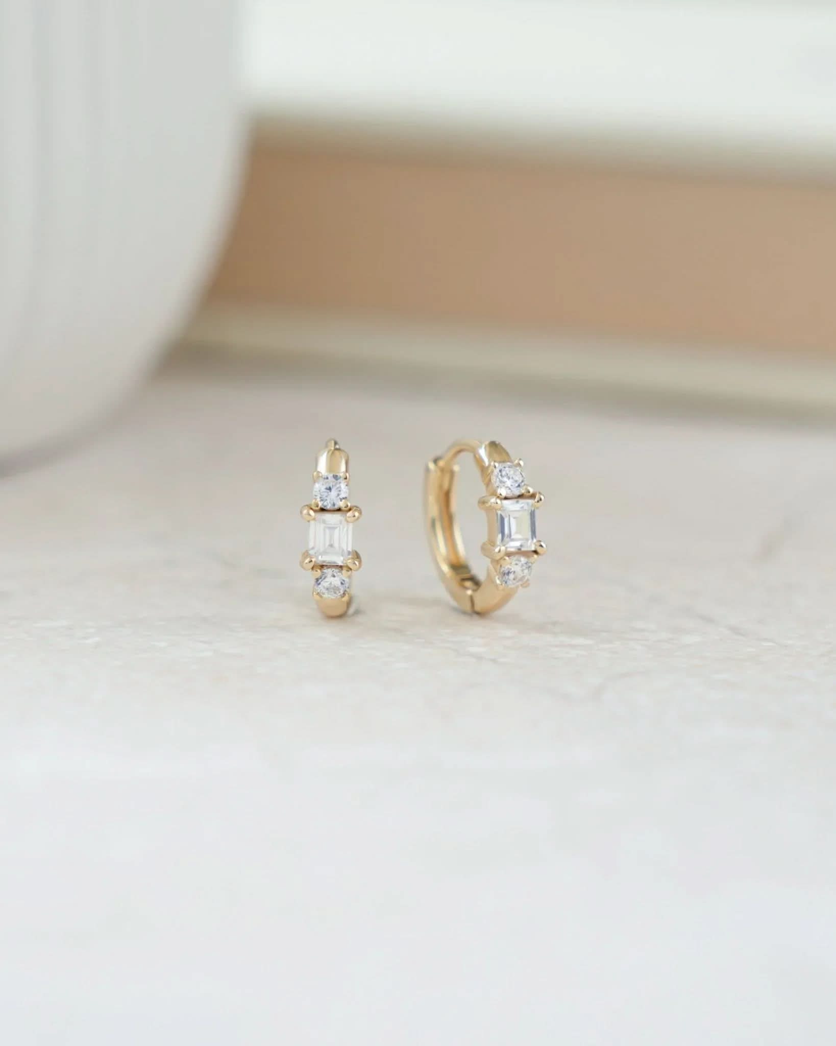 Kai Huggie Hoops - AYUNA