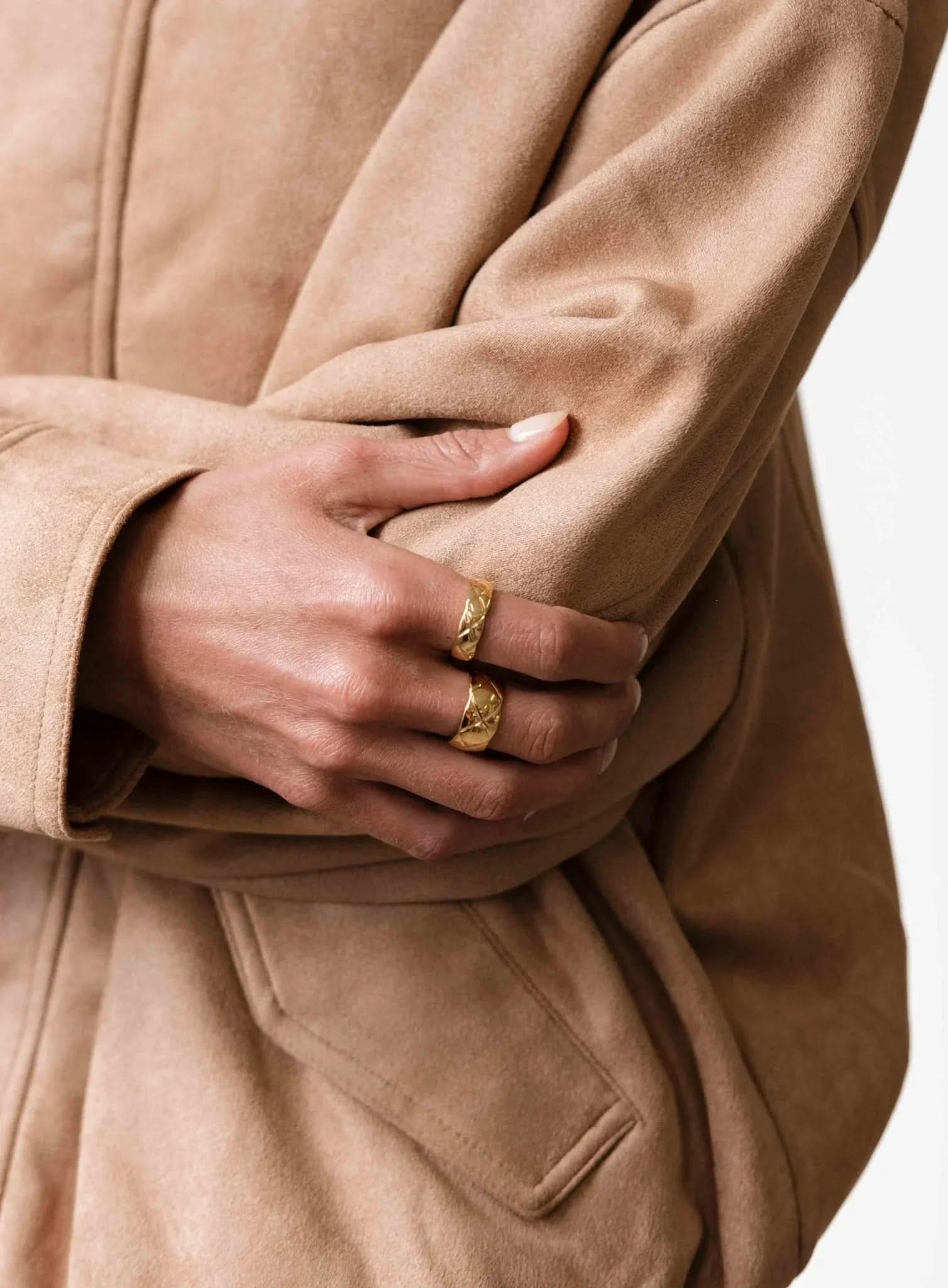 Kelly Ring Thick Band - Gold - AYUNA