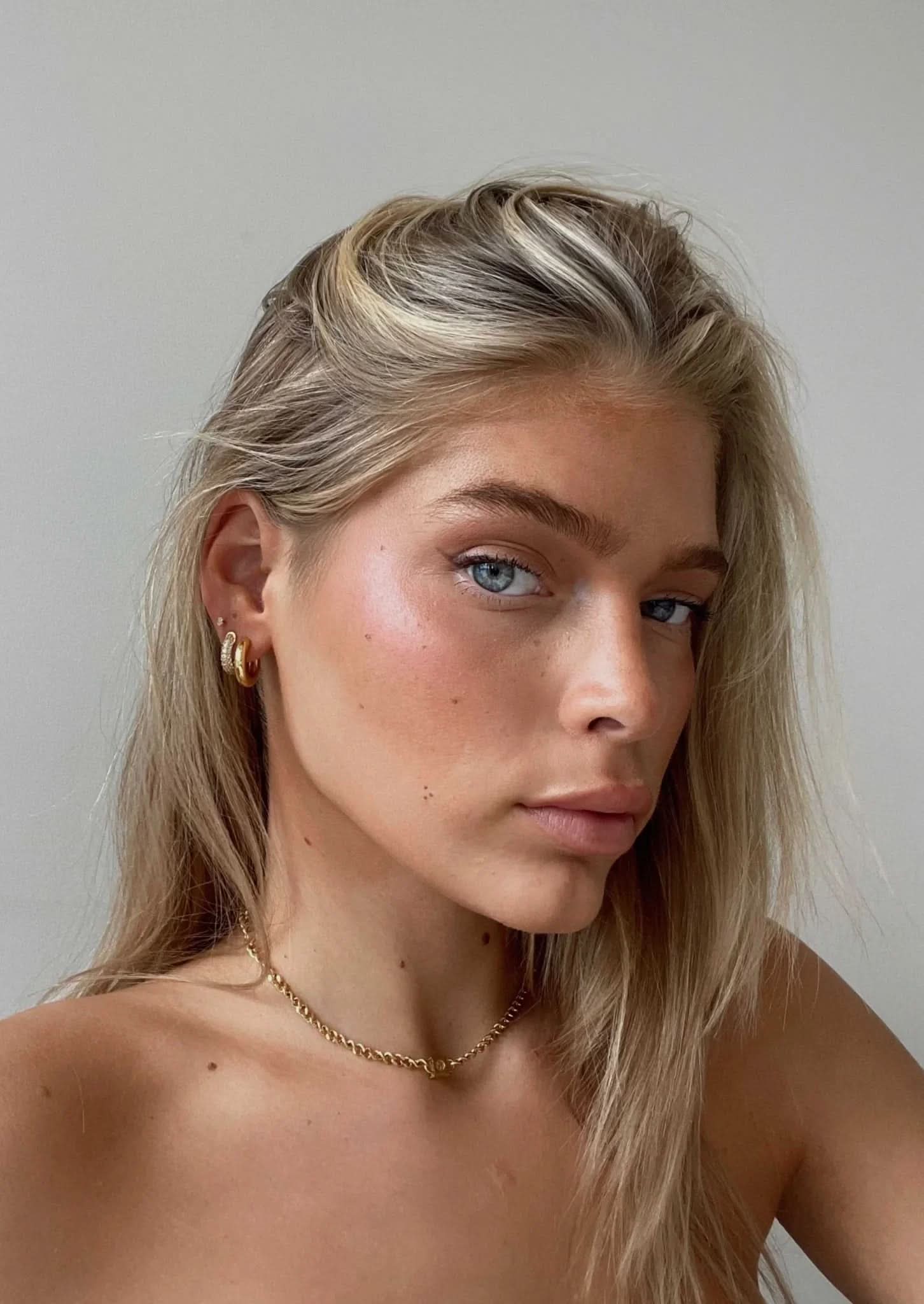 Lya Hoops - Gold - AYUNA