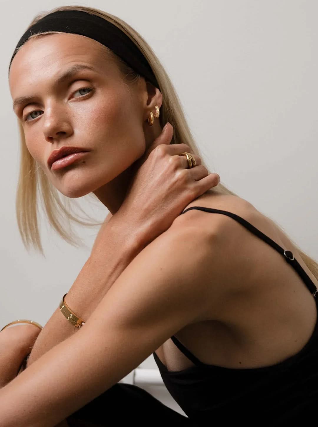 Lya Hoops - Gold - AYUNA