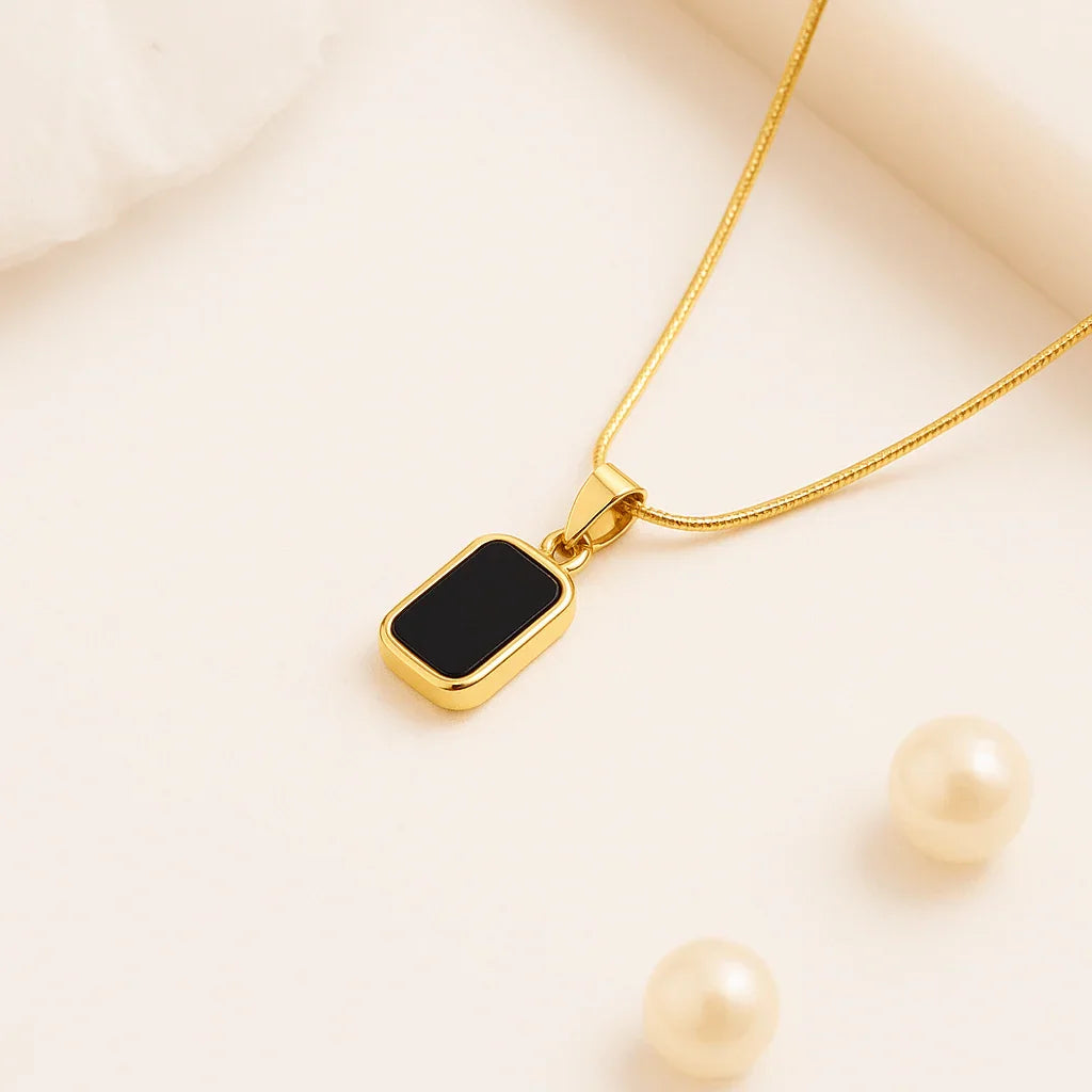 Noir Pendant Necklace - AYUNA