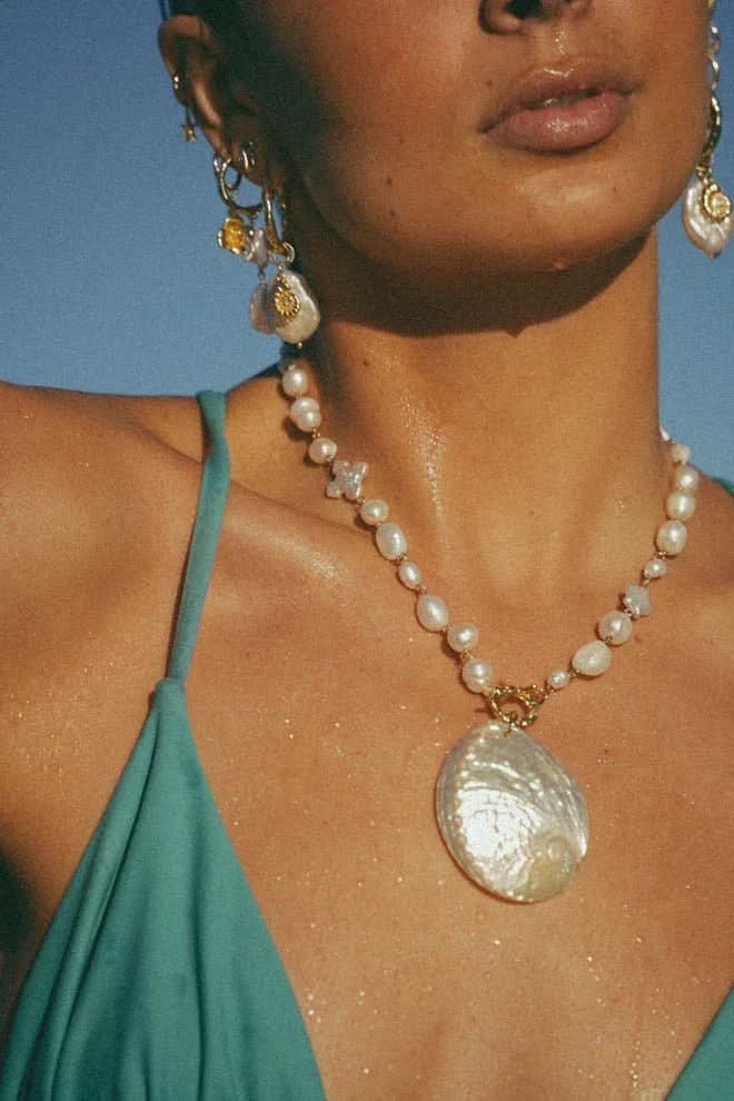 Ocean’s Secret Natural Shell Necklace - AYUNA