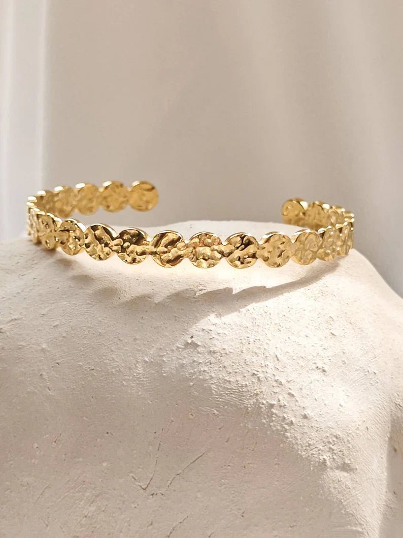 Organic Circles Bangle - AYUNA