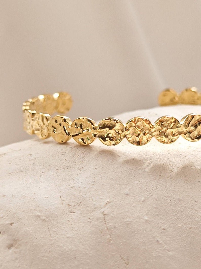 Organic Circles Bangle - AYUNA