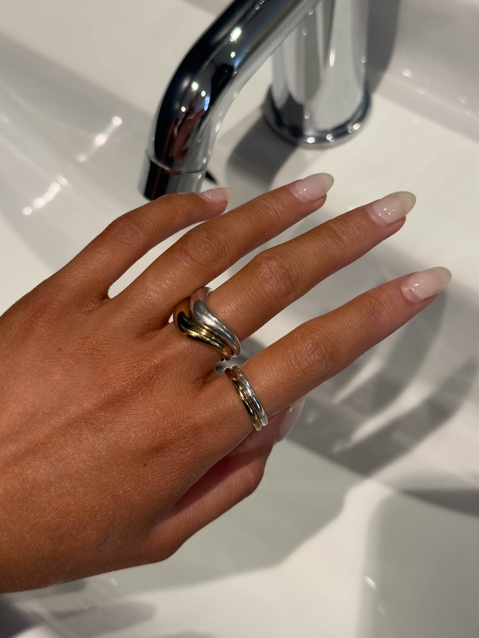 Phoebe Ring - Gold - AYUNA