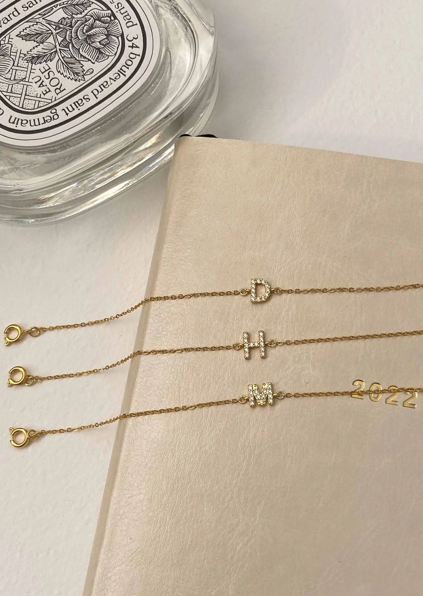 Raya Initial Bracelet 2.0 - AYUNA