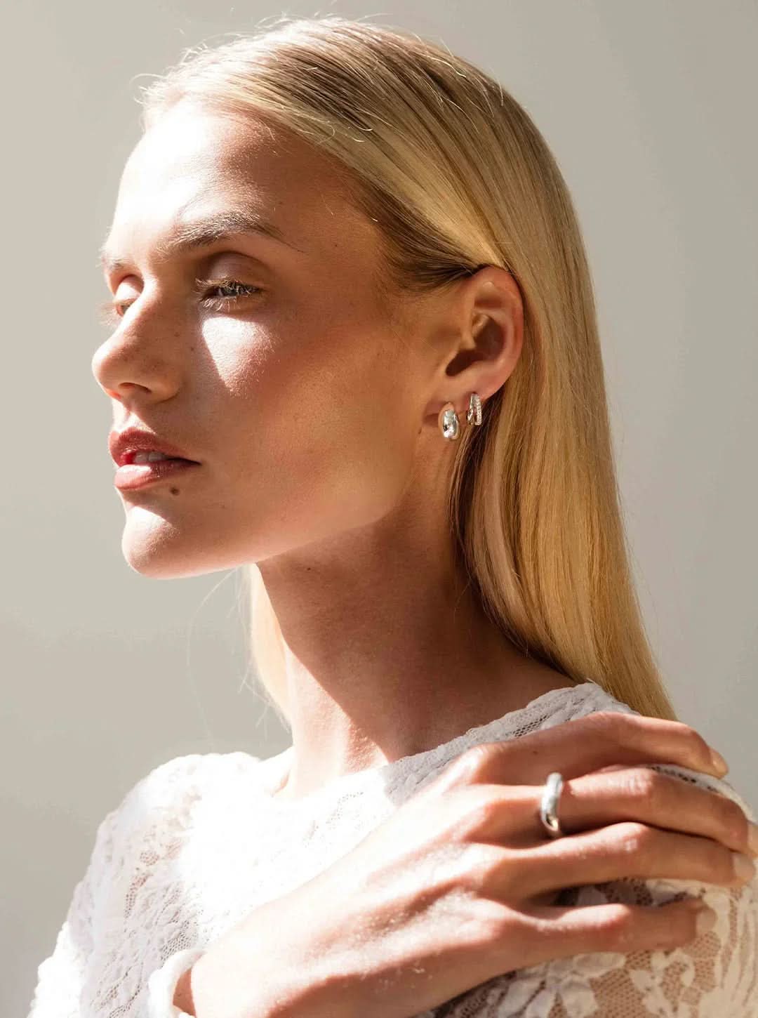 Rhea Huggies - Silver - AYUNA