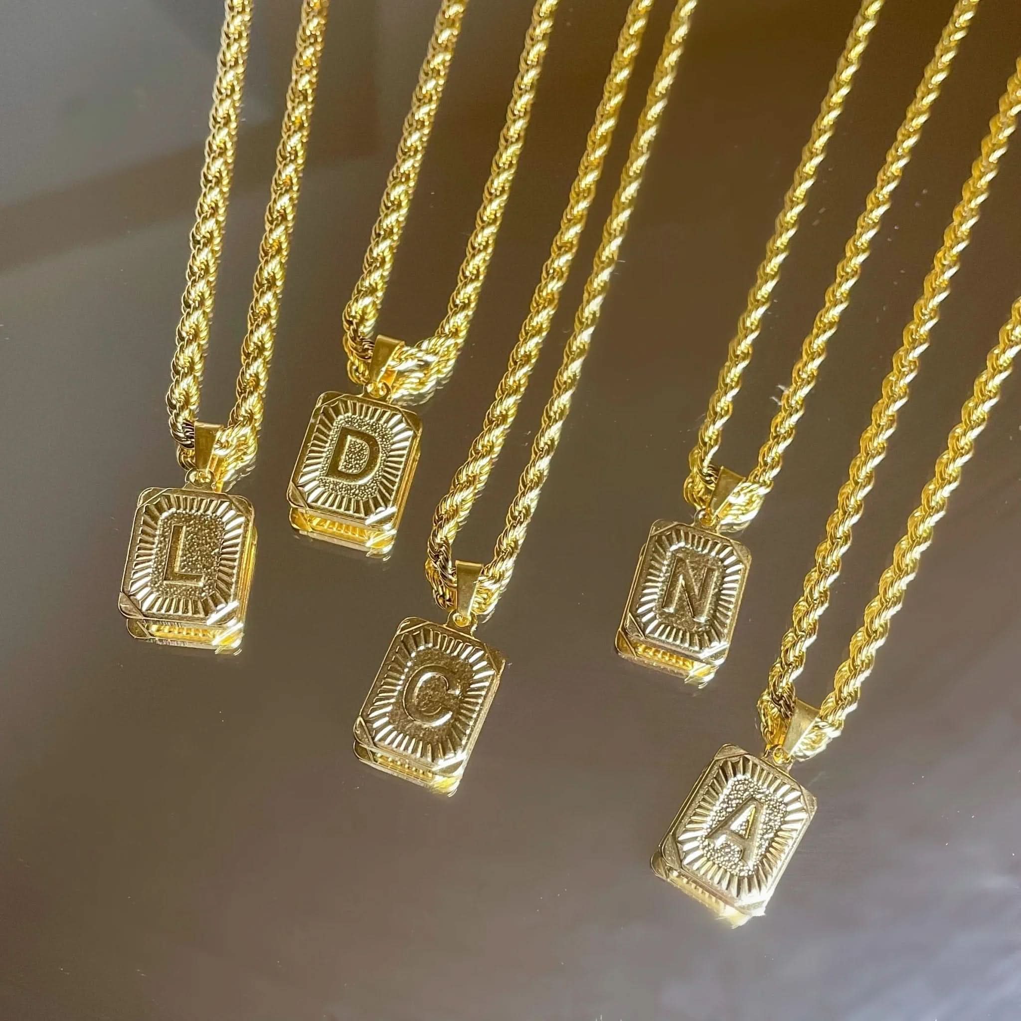 Stella Initial - AYUNA