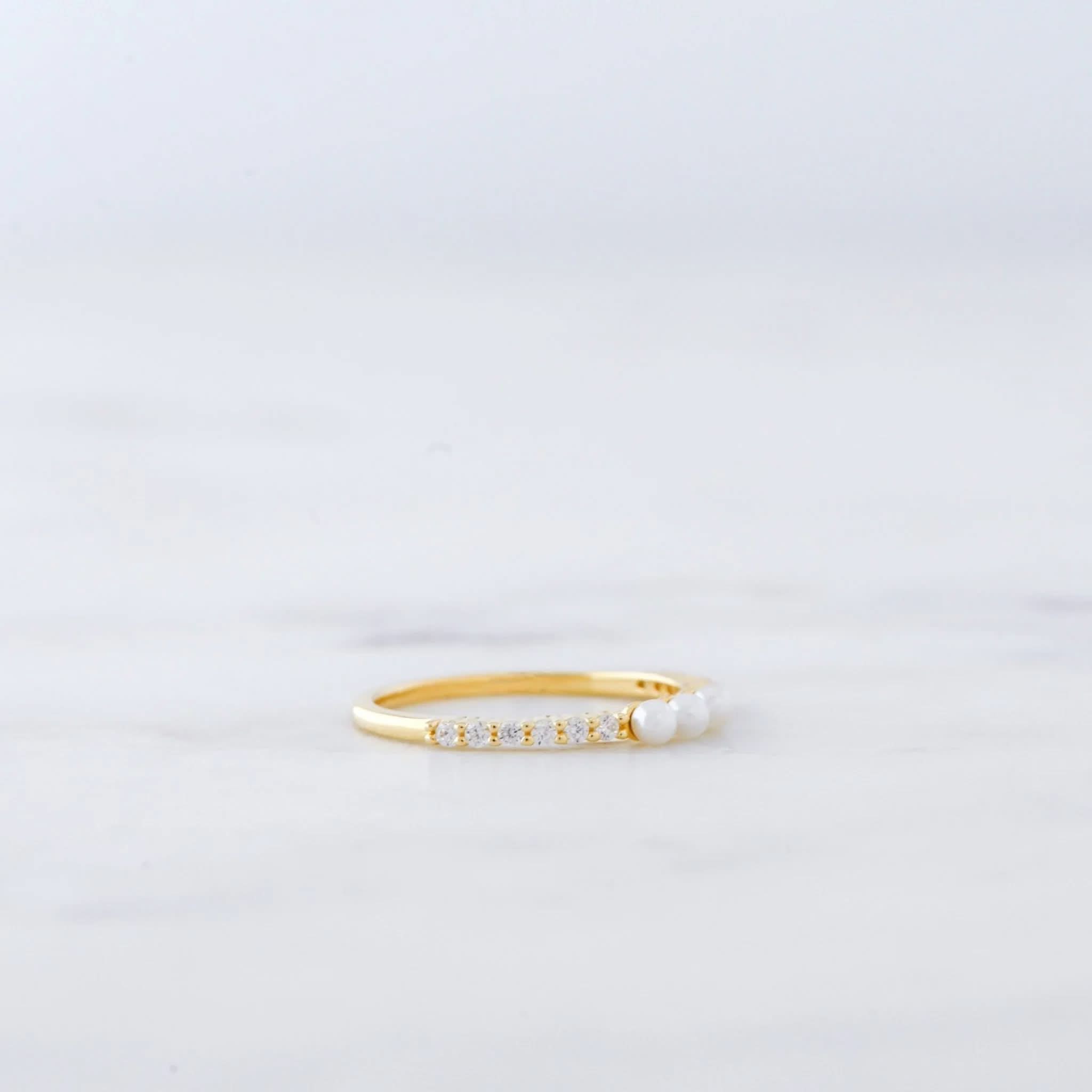 Three Pearl Ring - AYUNA