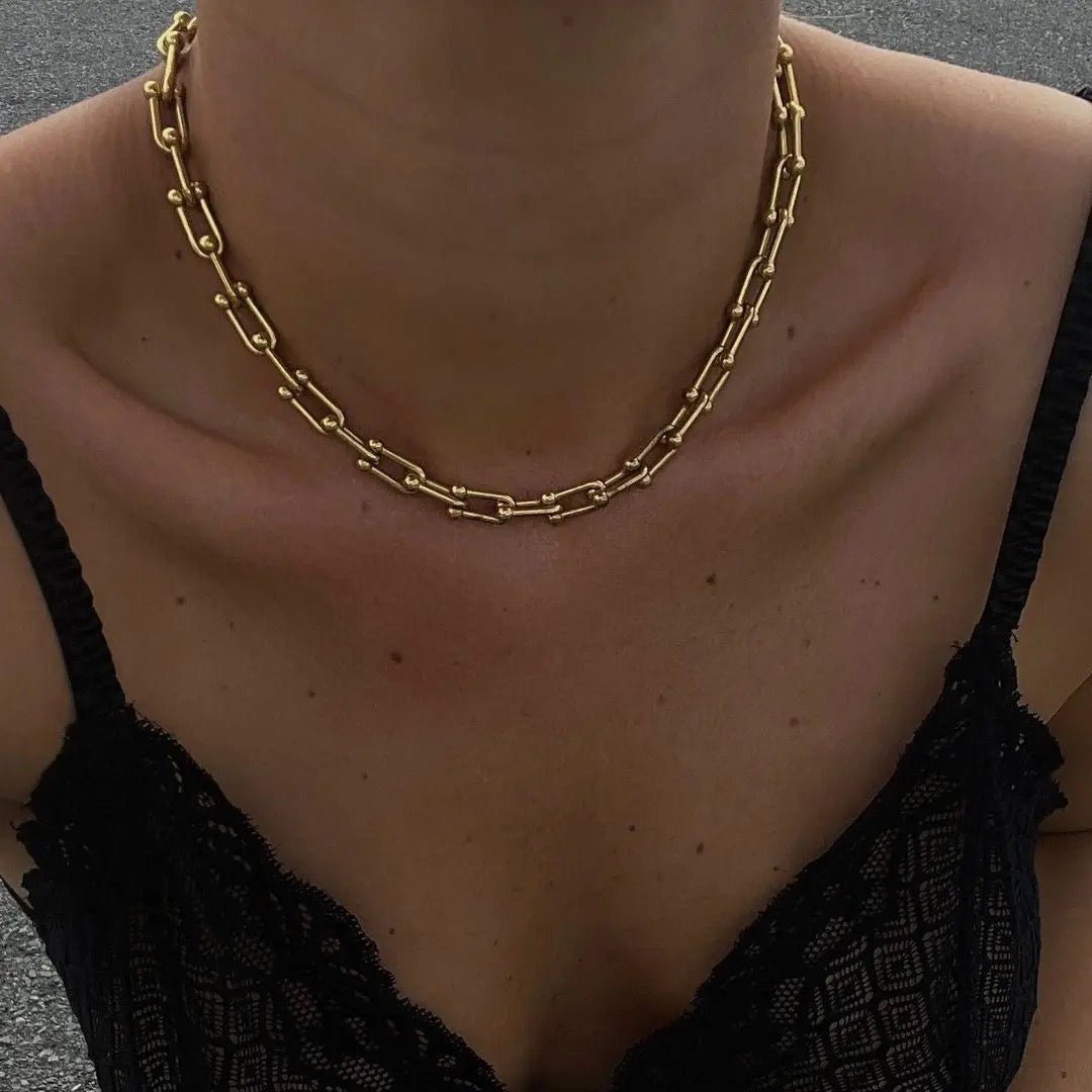 U - Shape Horse Shoe Chain - AYUNA
