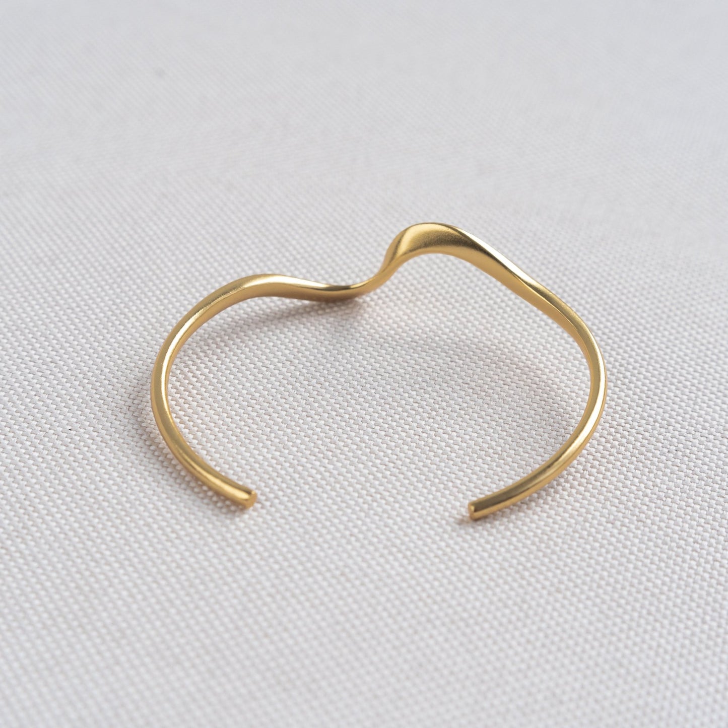 Wave Bangle - AYUNA