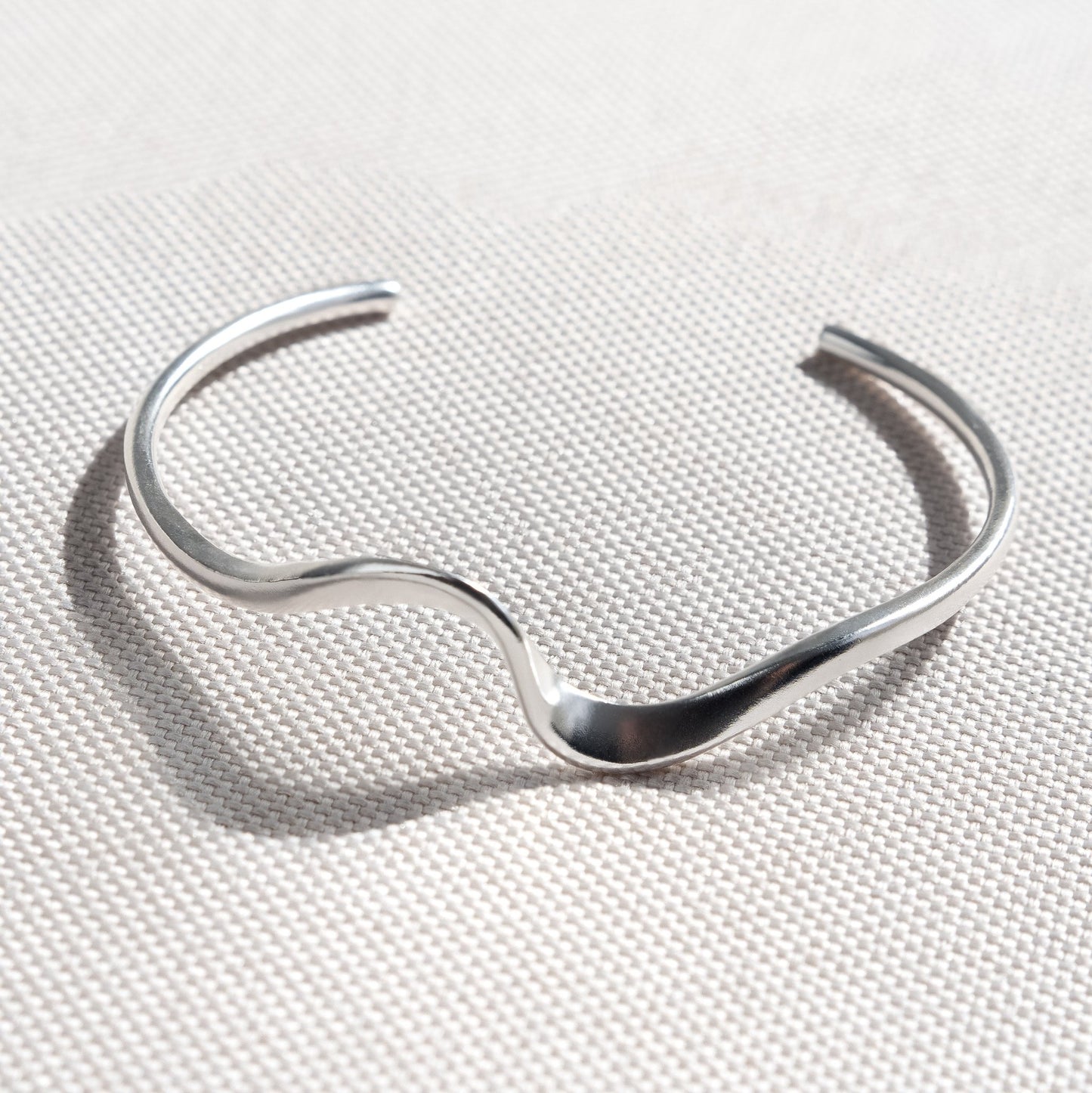 Wave Bangle - AYUNA