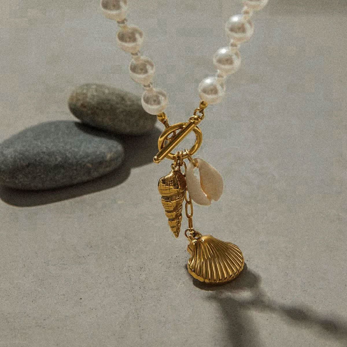 Y - Shape Shell Clasp Necklace - AYUNA