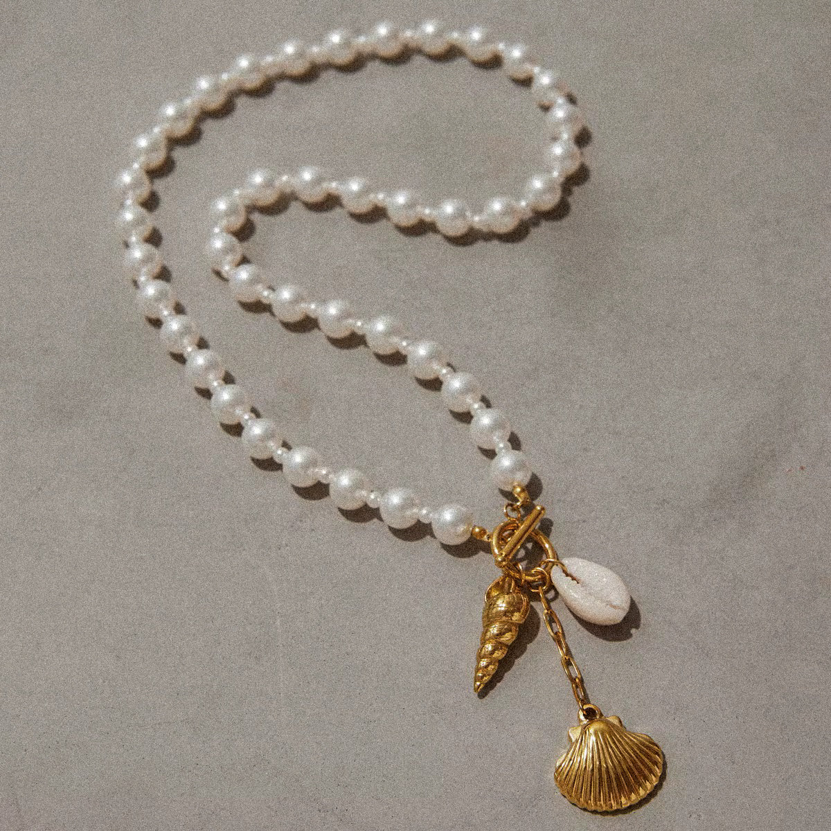 Y - Shape Shell Clasp Necklace - AYUNA