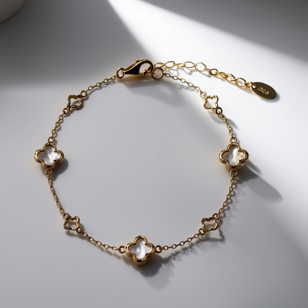 Pulsera de trébol delicado