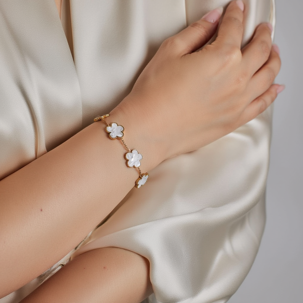Flower Clover Bracelet White