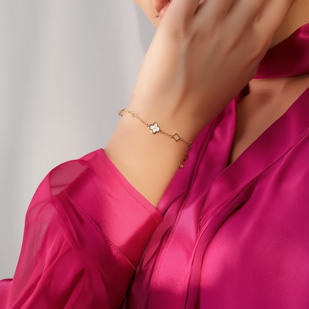 Pulsera de trébol delicado