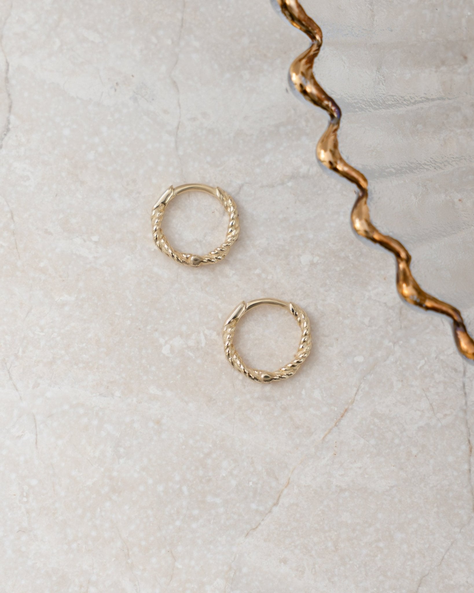 8mm Spiral Huggie - AYUNA