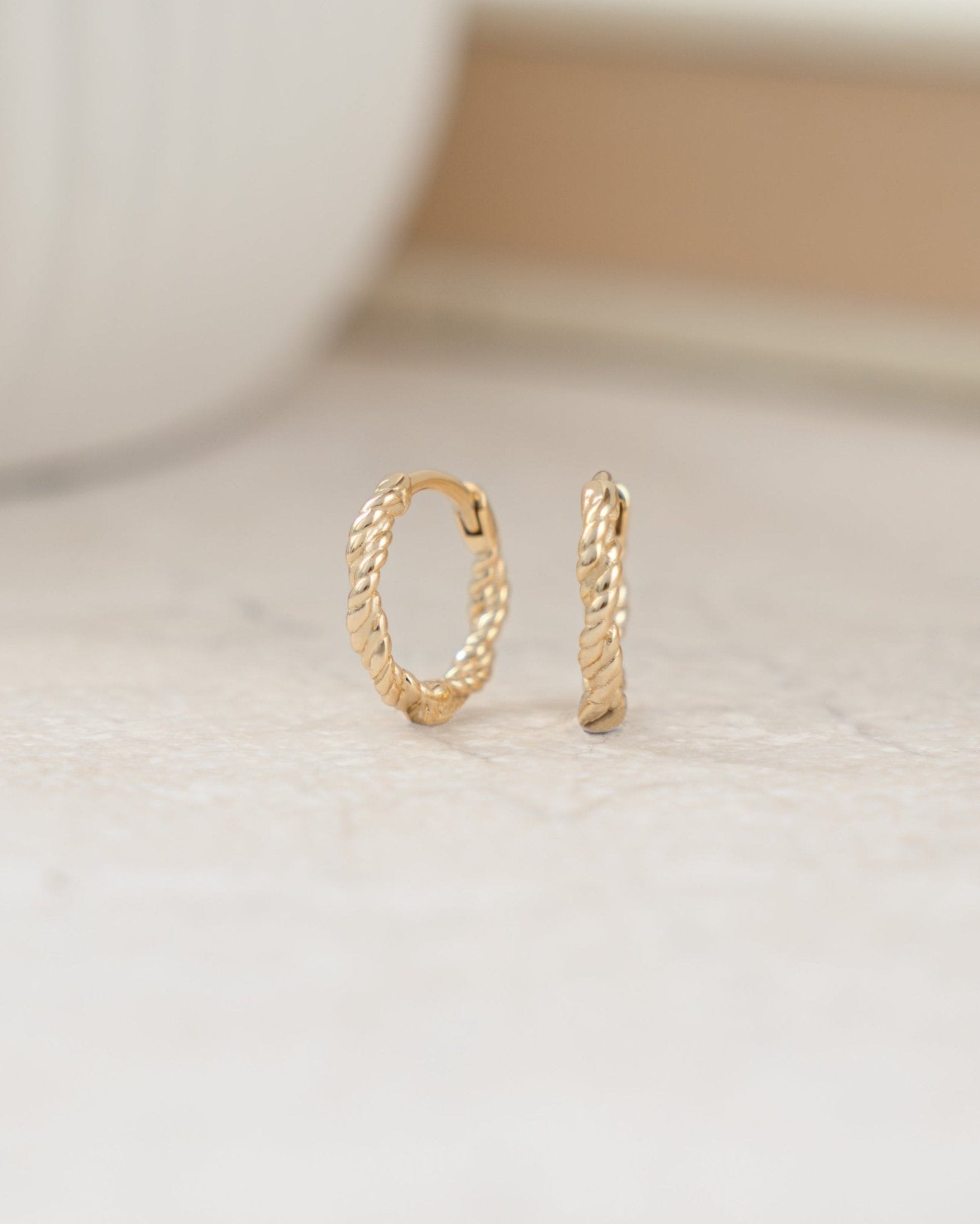 8mm Spiral Huggie - AYUNA