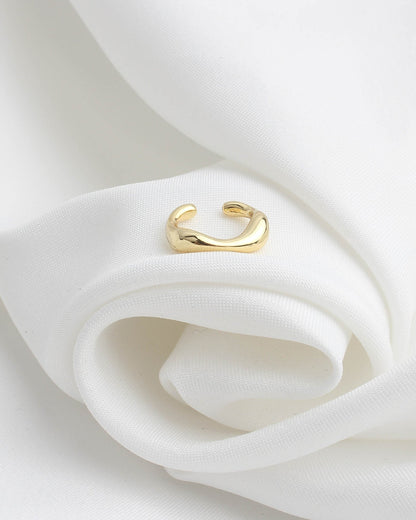 Adriana Earcuff - AYUNA