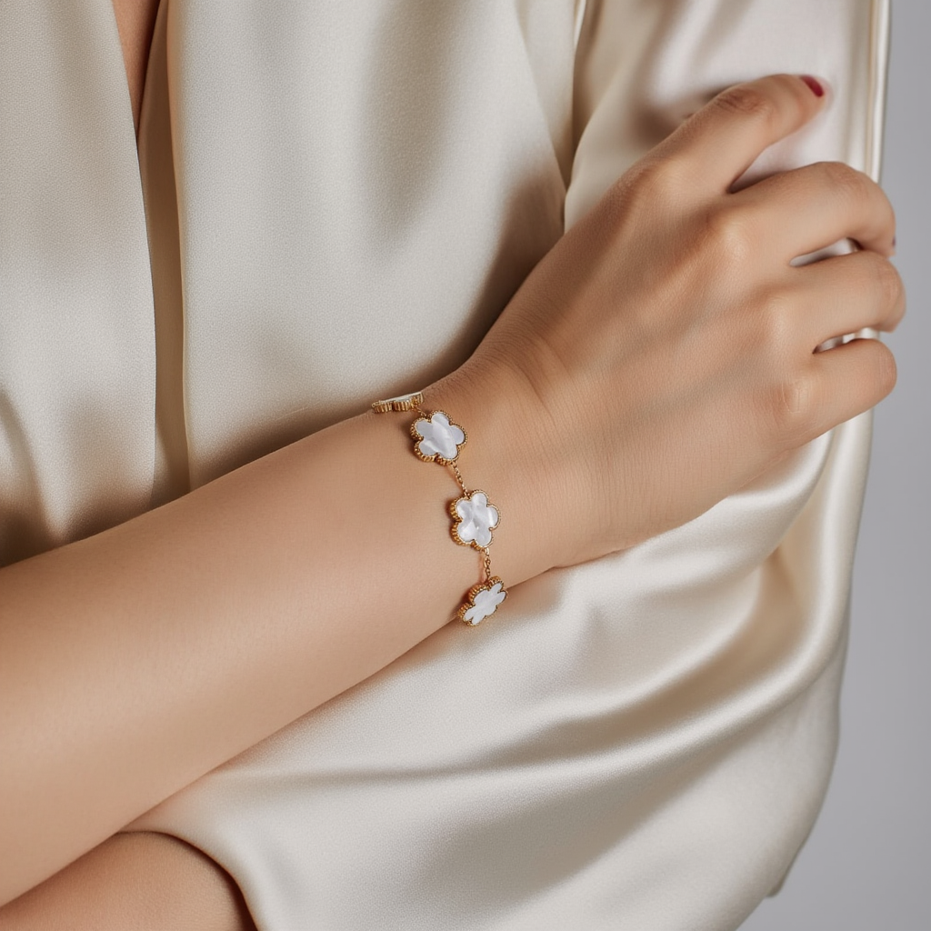 Flower Clover Bracelet White