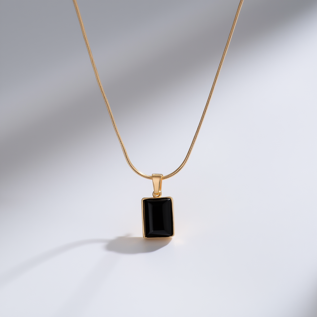 Noir Pendant Necklace