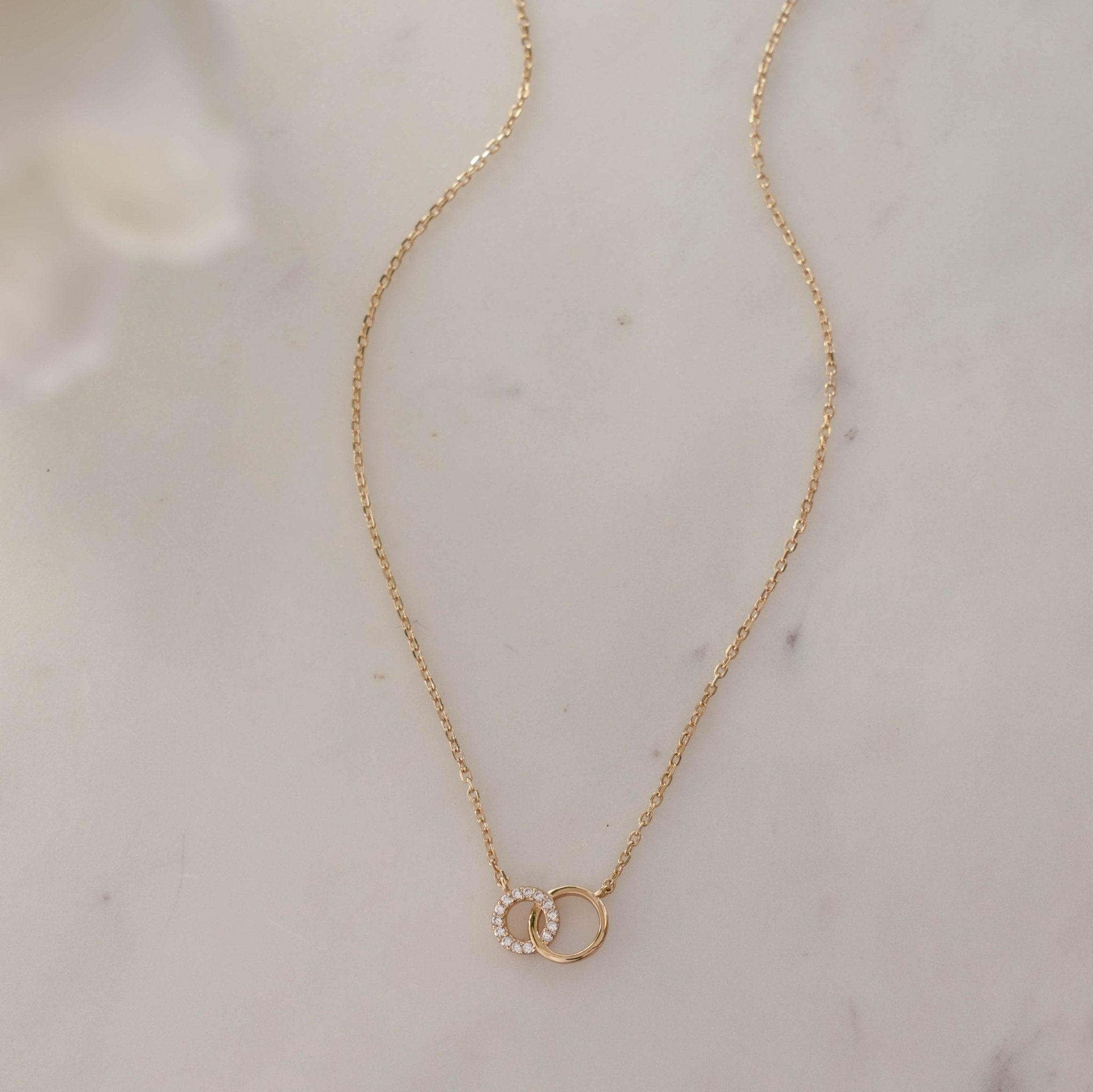 Circle Link Necklace - AYUNA