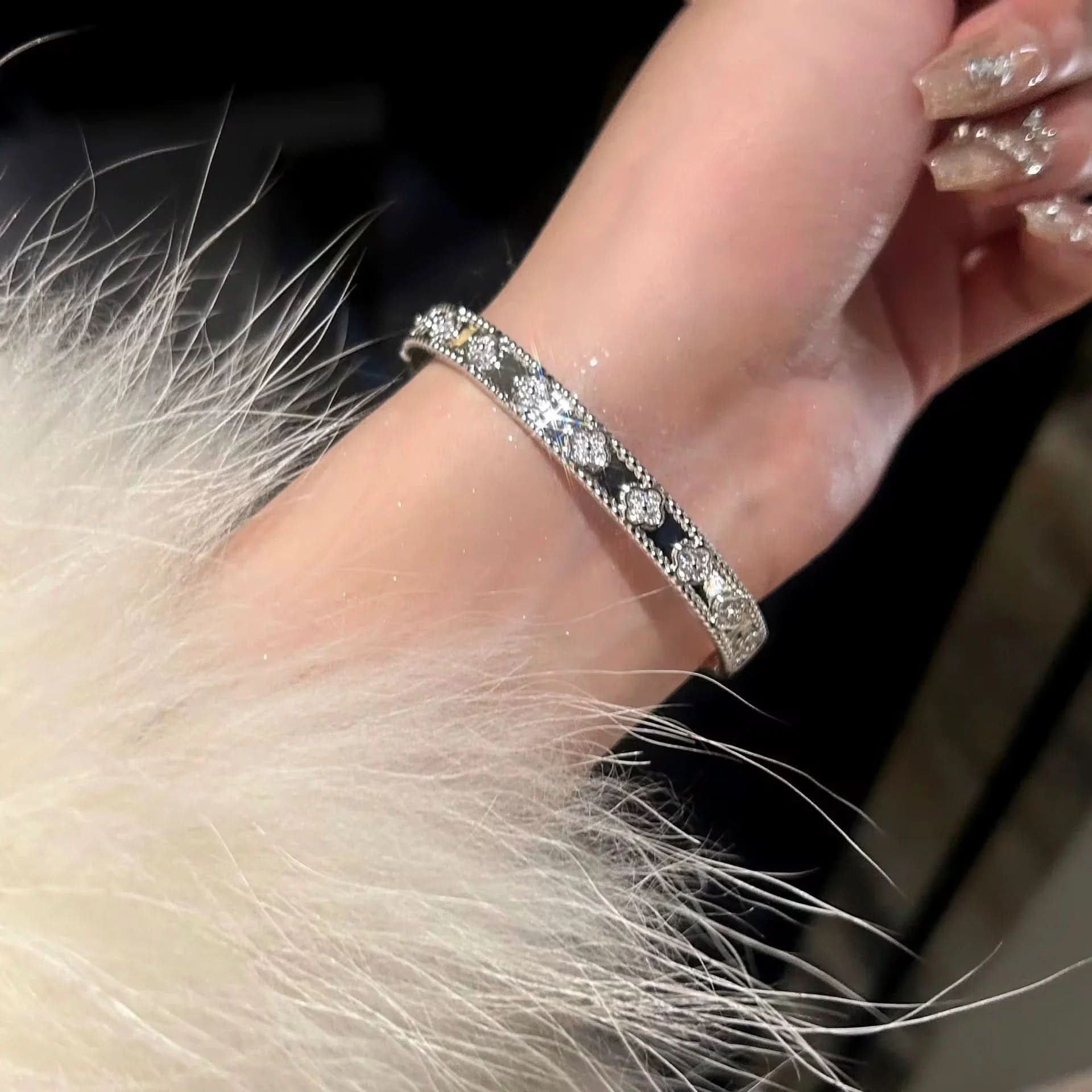 Clover Bangle - AYUNA