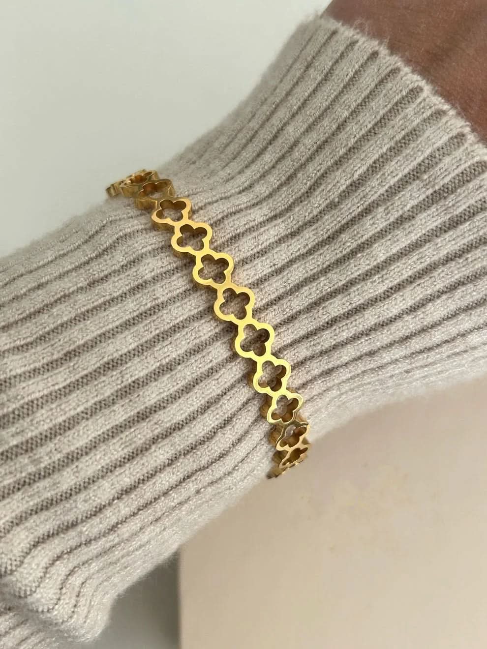 Clover Cuff Bracelet - AYUNA