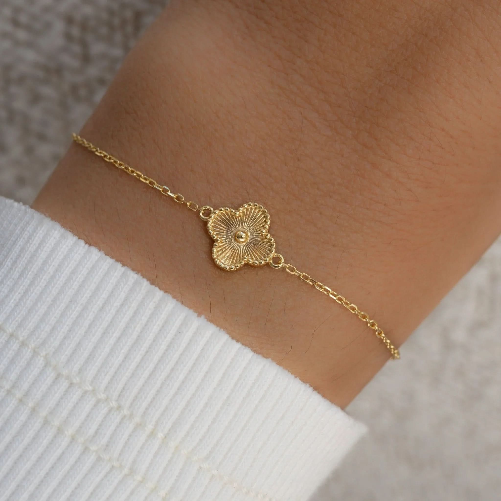 Dahlia Single Four Leaf Clover Bracelet - AYUNA