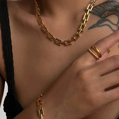 Elevated Geometric Chain - AYUNA