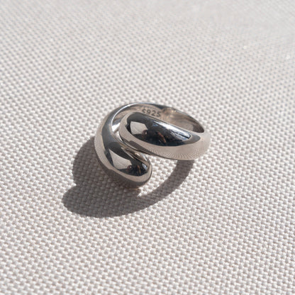 Embrace Ring - AYUNA